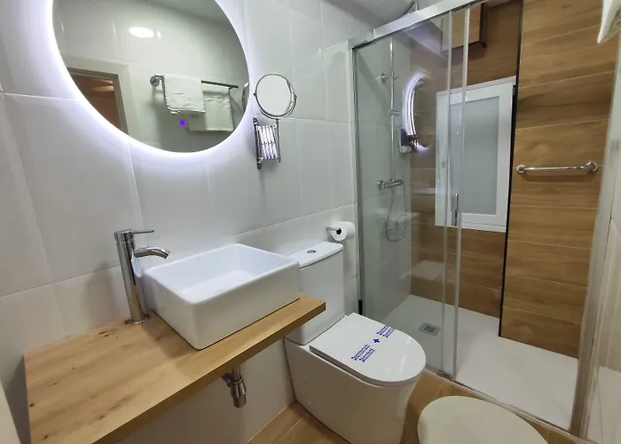 Lucy 3* סנטנדר